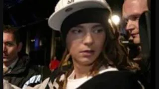[Tom kaulitz try to find his Pokerface]