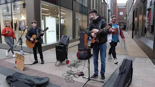 Brothers (Caseto) are back with Leonard Cohens "Hallelujah" on Grafton Street.