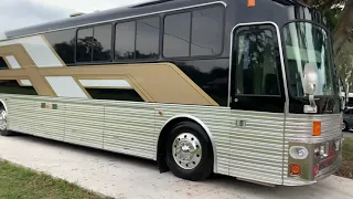 Tour of 1993 Silver Eagle Bus Conversion