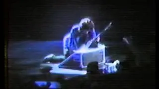 Deep Purple - Black Night (Detroit 8/5/1987) with Guitar Smash!