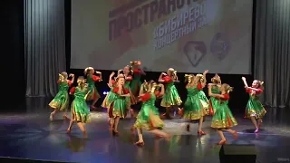 Танец "Раскрасавицы" (Ансамбль "Камелия")