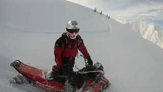 Snowmobiles hill climb 2022 Polaris 850 VS 2022 Skidoo 850 turbo