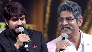 Yesteryear lead actors Srikanth & Jagapathi Babu excelled in their amazing speeches at South Awards