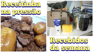 Presentes do dia das mães e carne na panela depressão.