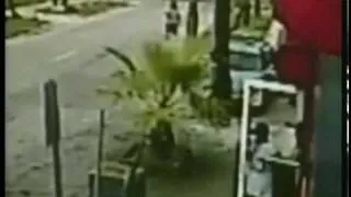 Man Runs Over Teen, Then Gets Out Of His Car & Starts Swinging On People In His Lane!