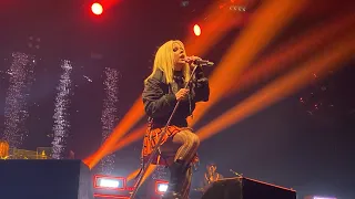 Avril Lavigne - Love It When You Hate Me (Live in London @ Alexandra Palace)
