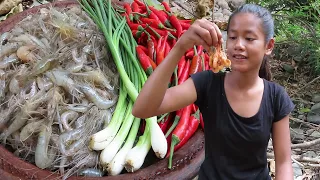 Cooking Small River Prawns with Peppers for Lunch food ideas - Survival skills Anywhere Ep 92