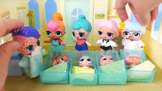 Surprise Dolls + Lil Sisters get Chicken at Doctor Baby Hospital - Toy Mystery Fizzy Video