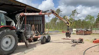 Köp Skogsvagn Kesla med Patu 585 kran på Klaravik