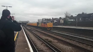 Colas Rail 37175 erupts out of Tonbridge with DBSO 9708 10/3/18