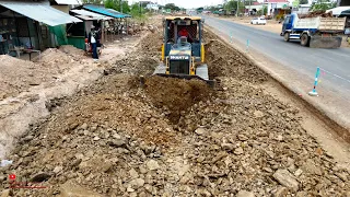 Top Layer​ Foundation Road​ Build Was Clutter​ Rock Soils Working With Technique Skill DozerOperator