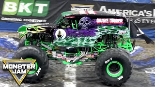 Another epic Nose Wheelie from Grave Digger driver Tyler Menninga! | Monster Jam