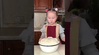 🧸Рамина Алмас готовит манты 😋