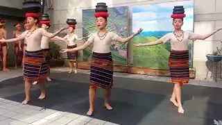 Ragragsakan Philippines traditional dance