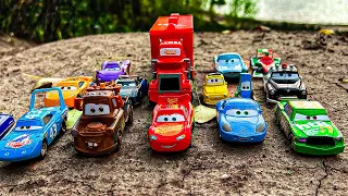 Looking for Disney Pixar Cars On the Rocky Road : Lightning McQueen, Mater, Dinoco McQueen, Mack