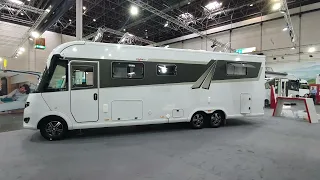 200k 2022 luxury German motorhome : Frankia Titan