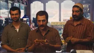 Zohan - "Salim - Rob Schneider" fazendo bomba SQN