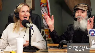 Uncle Si Gets Sued — But He’s Too Funny to Lose the Case | Duck Call Room #319