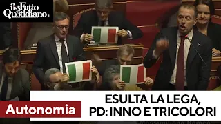 Esultanza della Lega, Pd: cartelli tricolore e Inno al momento del voto. L'autonomia passa al Senato