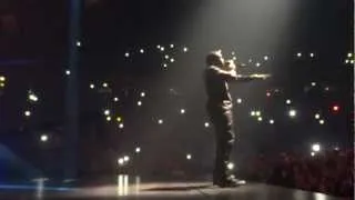 Jay Z & Kanye - Flashing Lights - Watch The Throne Tour - UK (HD)