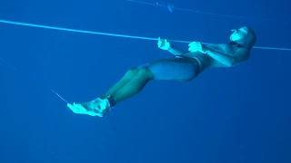 Deep Freediving in Blue Hole