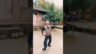 88-Year-Old Grandpa Exercises Rope Dart, China's Unique Hidden Weapon#Rope Dart