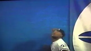 Bo Jackson Scales Wall At Skydome To Rob Hit!