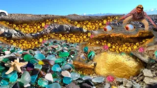 Discovered such gold treasures along the river under the rocks, gold, diamonds