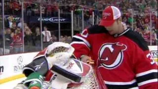 Martin Brodeur passes Patrick Roy with his 552nd career victory