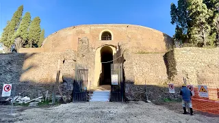 Who's buried inside the Mausoleum of Augustus?