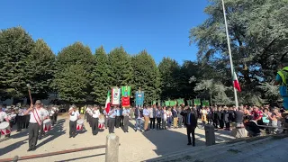 Raduno Alpini Toscani a Borgo San Lorenzo, l'alzabaniera in Piazza Dante