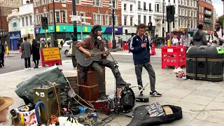 Cam Cole and his Rock in Camden/Бездомные Лондона устроили концерт около метро Камден Таун, 04/09/20