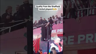 Sheffield United Players THROW Fan a Beer after Promotion!🤣🙌 #sheffieldunited #footballfans