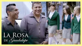 Julieta enfrenta a los mecánicos que le lanzan piropos a su hija | La Rosa 3/4 | Escuadrón mamá