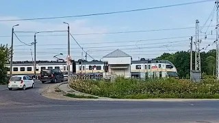 ЖД ПЕРЕЕЗД. Пассажирский электропоезд МЦД.