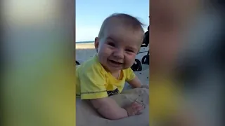 Funny videos| Top Funny Babies On The Beach - Baby Outdoor Moments| #funnyvideos #funnybabies #fun