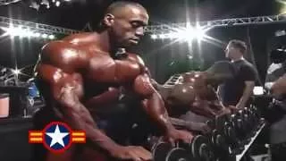 RONNIE COLEMAN  MR.OLYMPIA BACKSTAGE.