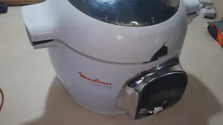 Мультиварка  MOULINEX Cook4Me не включается - ремонт.