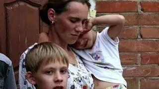 Families Flee Hard-hit Eastern Ukraine
