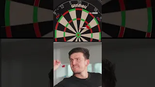 Maguire, Eriksen and Luke Littler play darts! 👀🎯