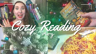 Cozy Christmas Reading Vlog 🎄 Decorating for Christmas, Baking & Cozy Christmas Reading