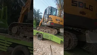 PROSES KASIH NAIK EXCAVATOR MINI SDLG KE ATAS TRONTON ⁉️ MANTAP