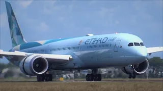 Pilots Fighting Strong Winds Amsterdam Schiphol Airport B777, B747, A330Neo, A330F, B767F