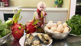 Chef Bibi monkey Cooks Fish from the Pacific Ocean