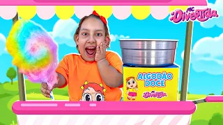 Maria Clara is a cotton candy seller to help her friend - MC Divertida