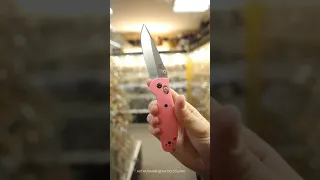 Складной нож Benchmade Mini Griptilian 556PNK сталь S30V, рукоять Pink Nylon