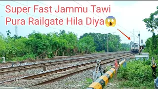 Fast & Furious Wap7 JAMMU TAWI EXPRESS Dangerous Attack At Railgate 130 km/h : Indian Railways