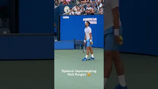 Novak Djokovic does PERFECT impersonation of Nick Kyrgios at the #usopen 🤯