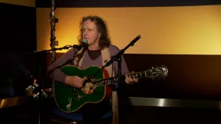 Donovan performs Sunshine Superman