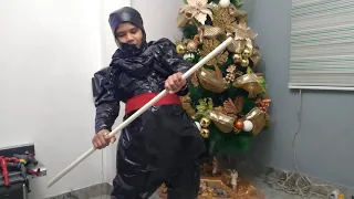 traje ninja con materiales reciclados